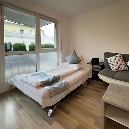 3 Zimmer Apartment In S-Bahn Naehe, 76 Qm, Max 5 Pers, 30Qm Dachterasse, Garage, Internet 1000 Mbit Gärtringen Exterior foto